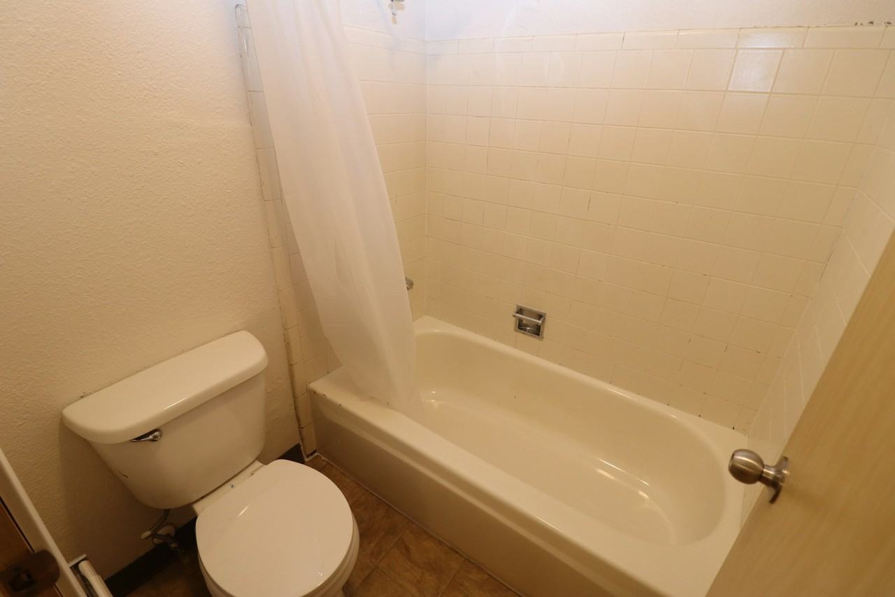4862 Pennsylvania Ave SE, Unit 2 - Photo 5 of 13