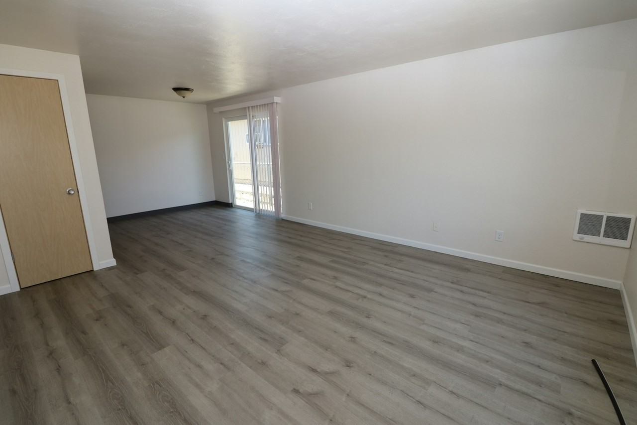 4862 Pennsylvania Ave SE, Unit 2 - Photo 6 of 13
