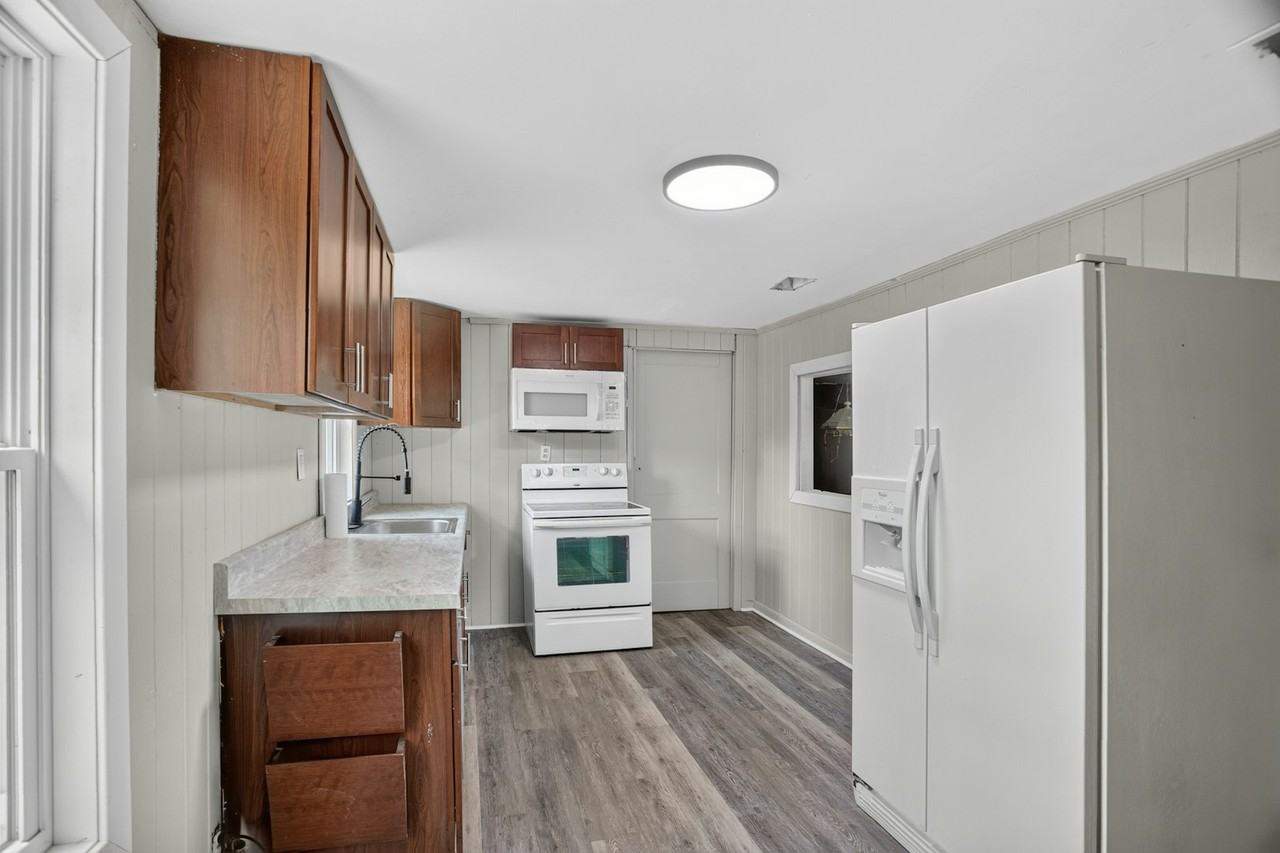 902 George Hill Road - Photo 3 of 11