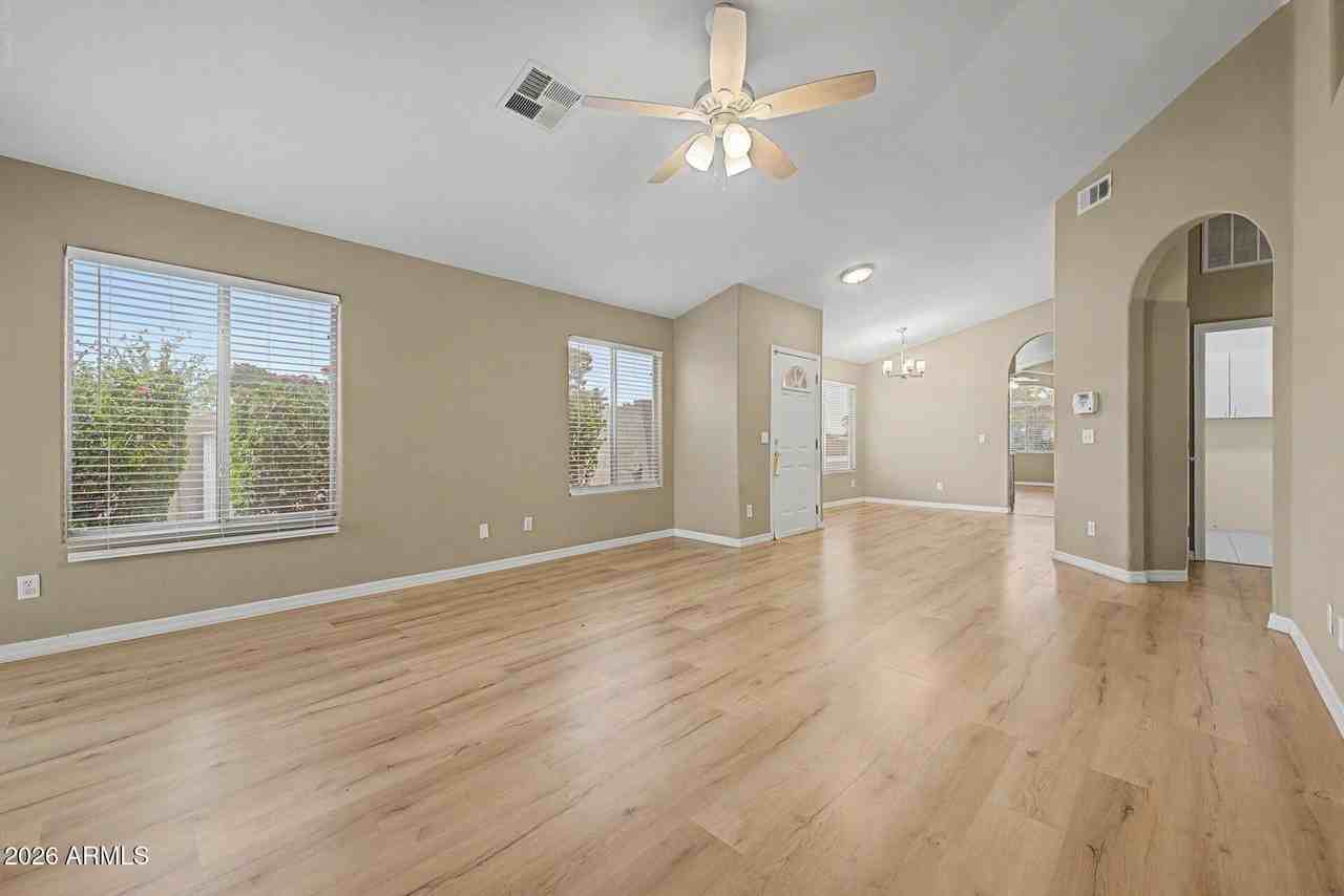 19003 N 12th Dr - Photo 3 of 34