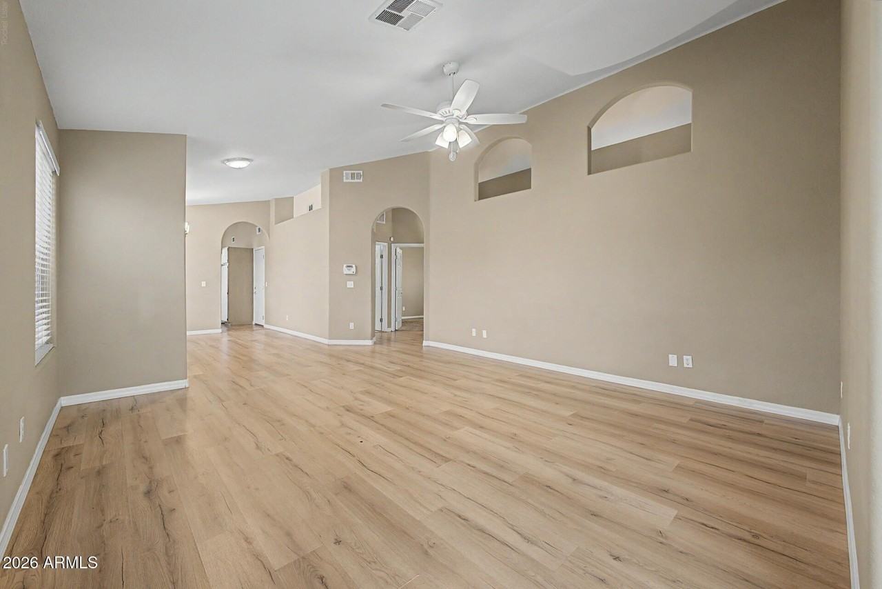 19003 N 12th Dr - Photo 5 of 34