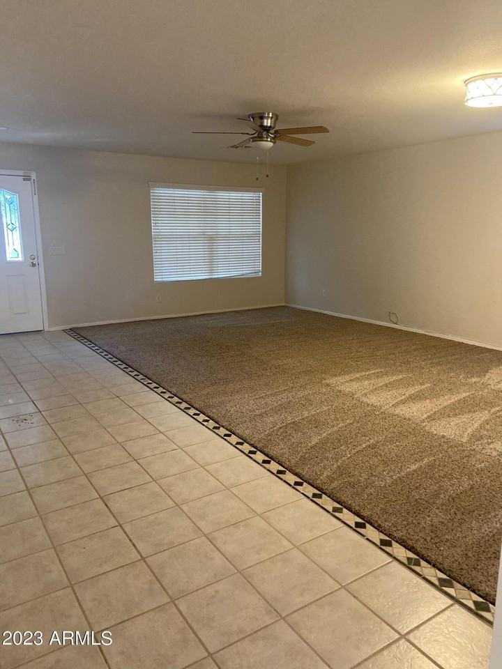 12527 N 57th Ave - Photo 6 of 31