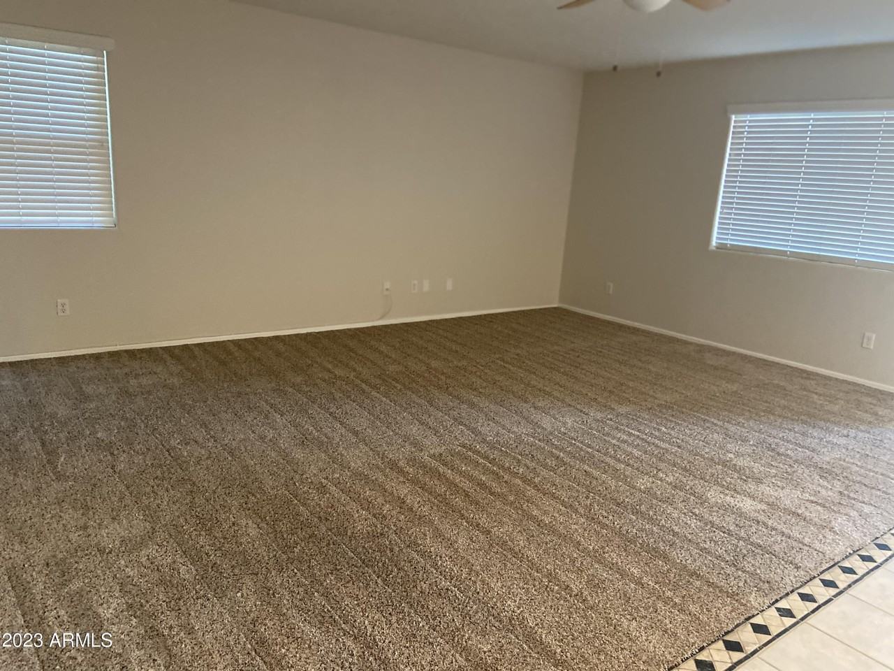 12527 N 57th Ave - Photo 7 of 31