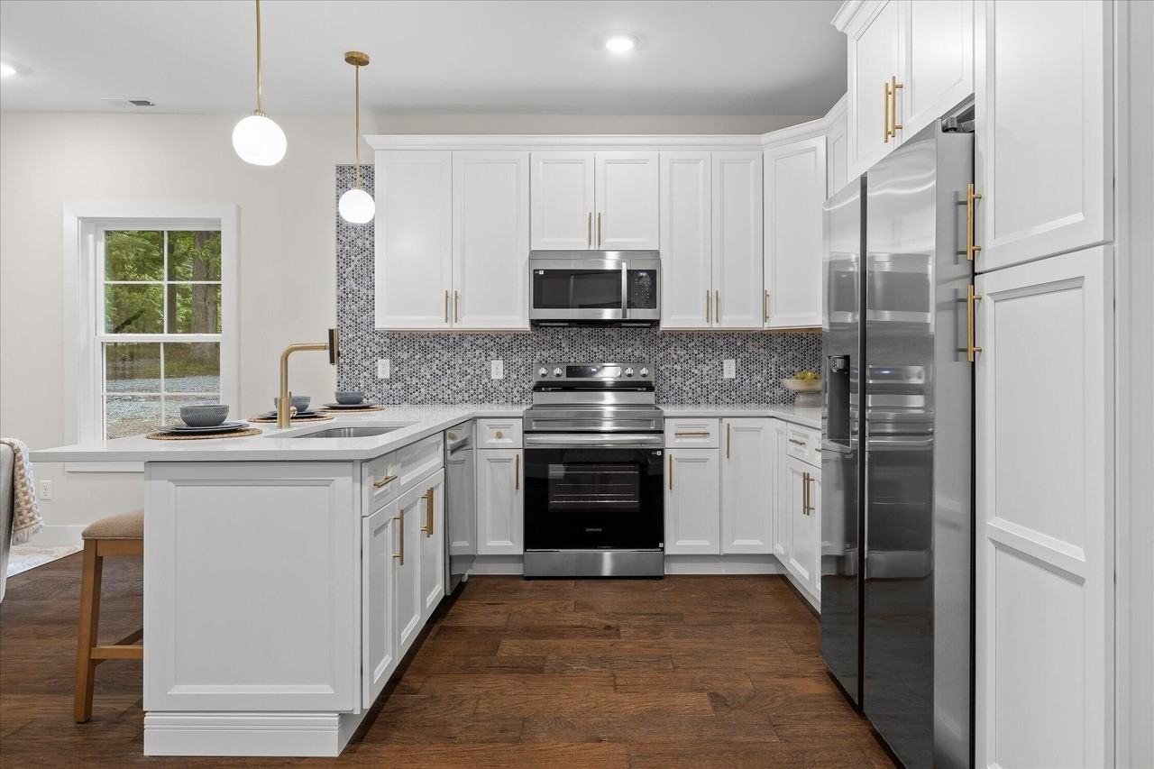 2119 Oak St - Photo 5 of 38