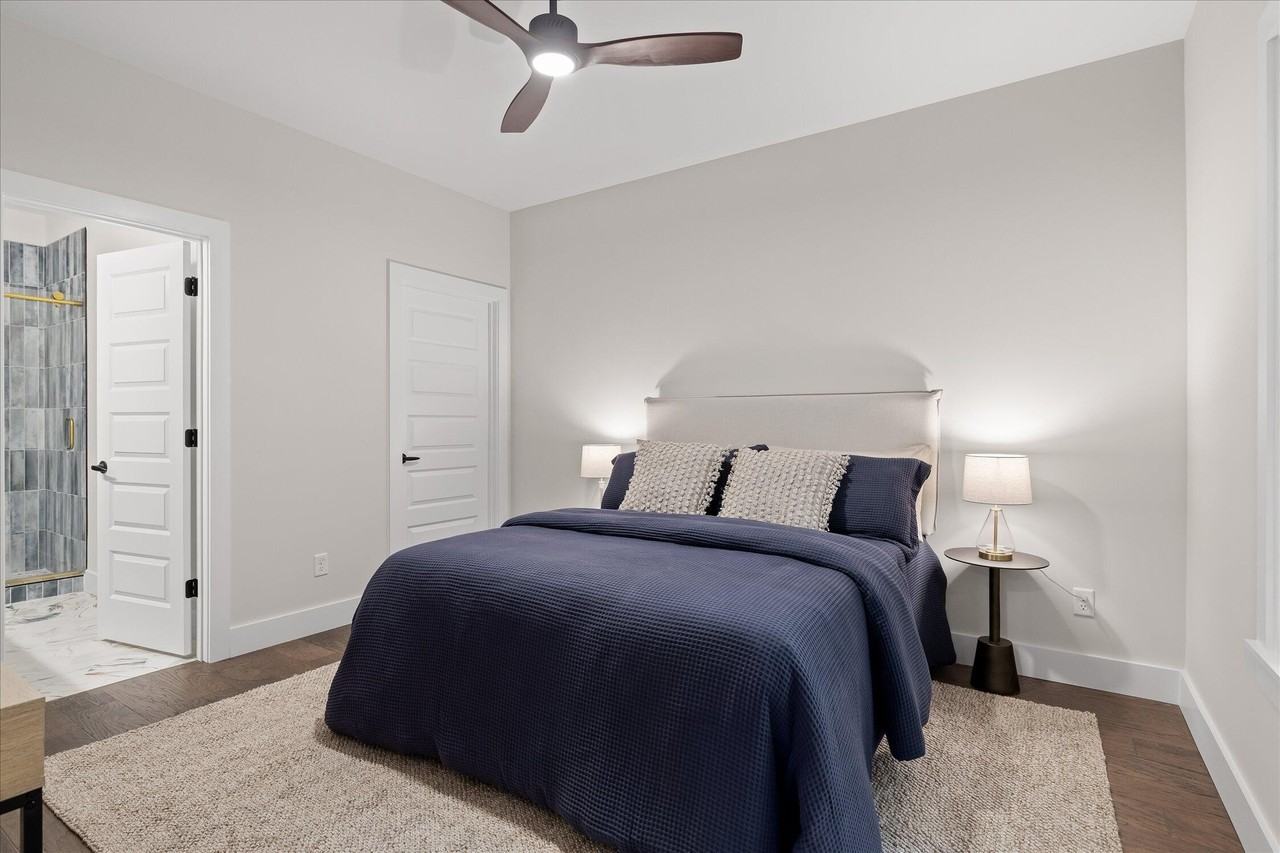 2119 Oak St - Photo 6 of 38