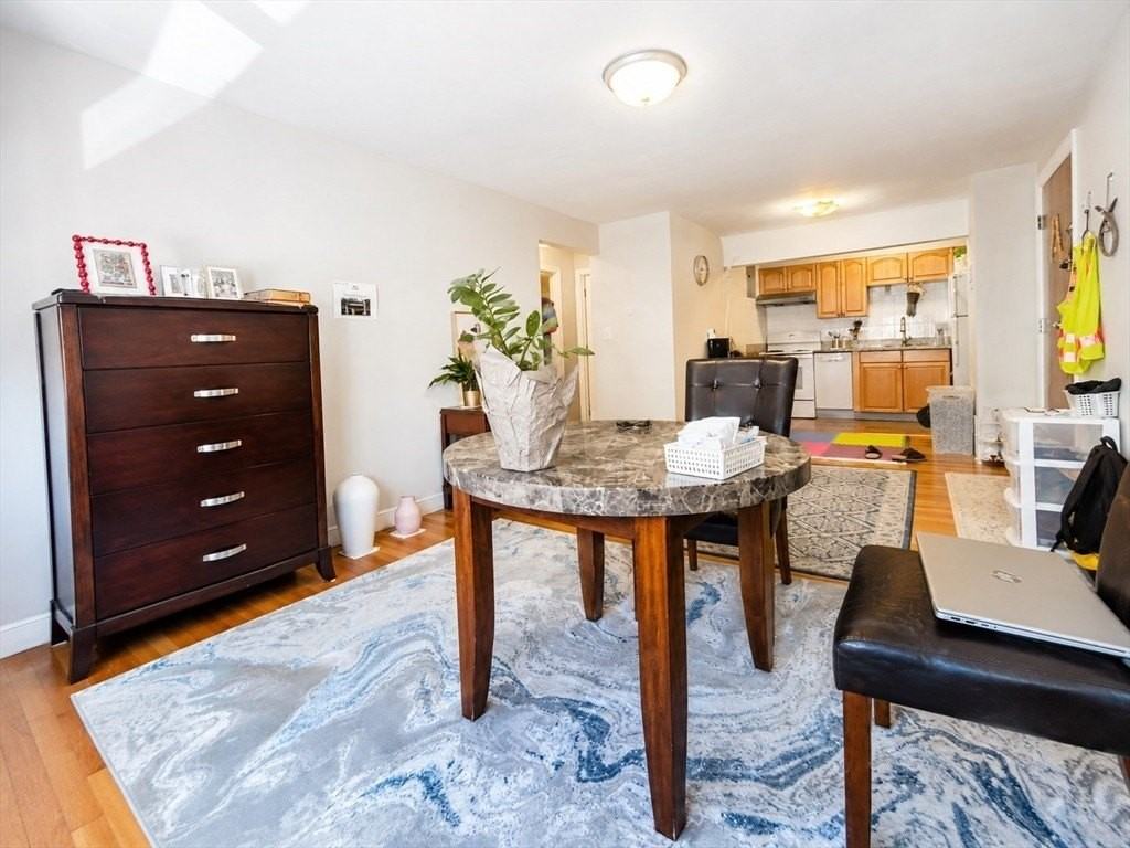 11 Commonwealth Ct - Photo 6 of 11