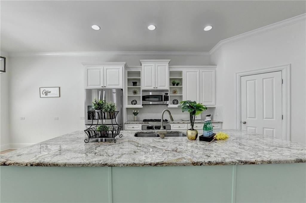 6961 Fellowship Ln - Photo 2 of 50