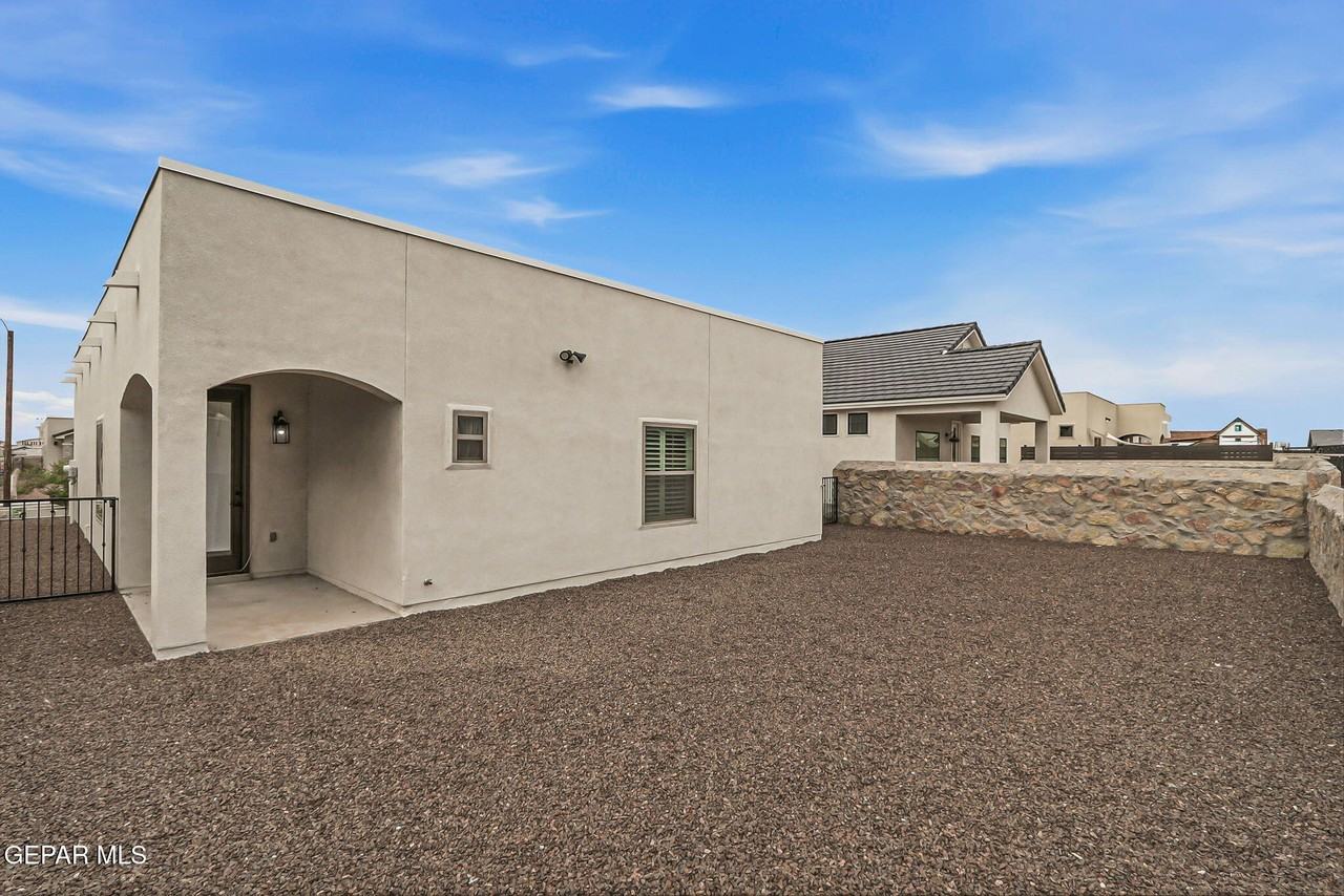 13106 Kington Ave - Photo 2 of 31