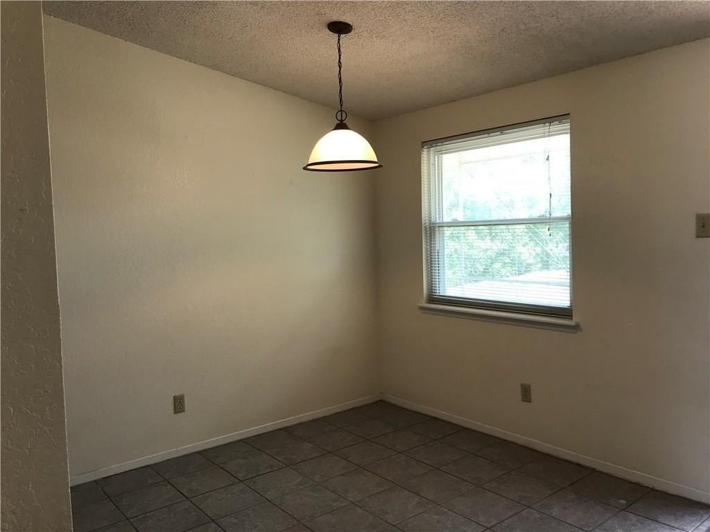 8500 Lakehurst Rd - Photo 5 of 25
