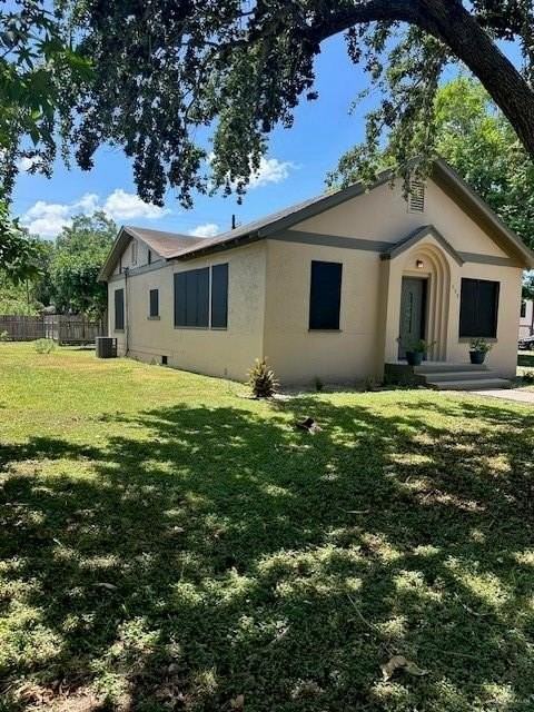 609 N 15th St - Photo 4 of 19