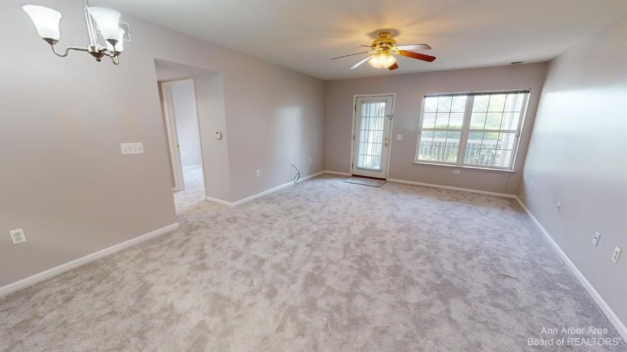 2666 S Knightsbridge Cir - Photo 6 of 17