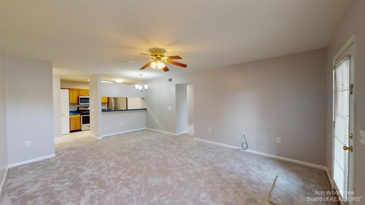 2666 S Knightsbridge Cir - Photo 7 of 17