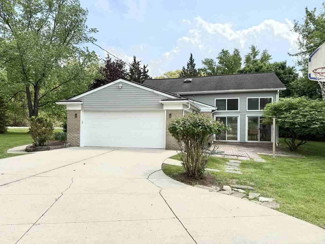 4290 Wendell Rd - Photo 3 of 32