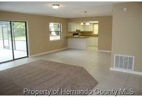 7400 Dundee Way - Photo 5 of 14