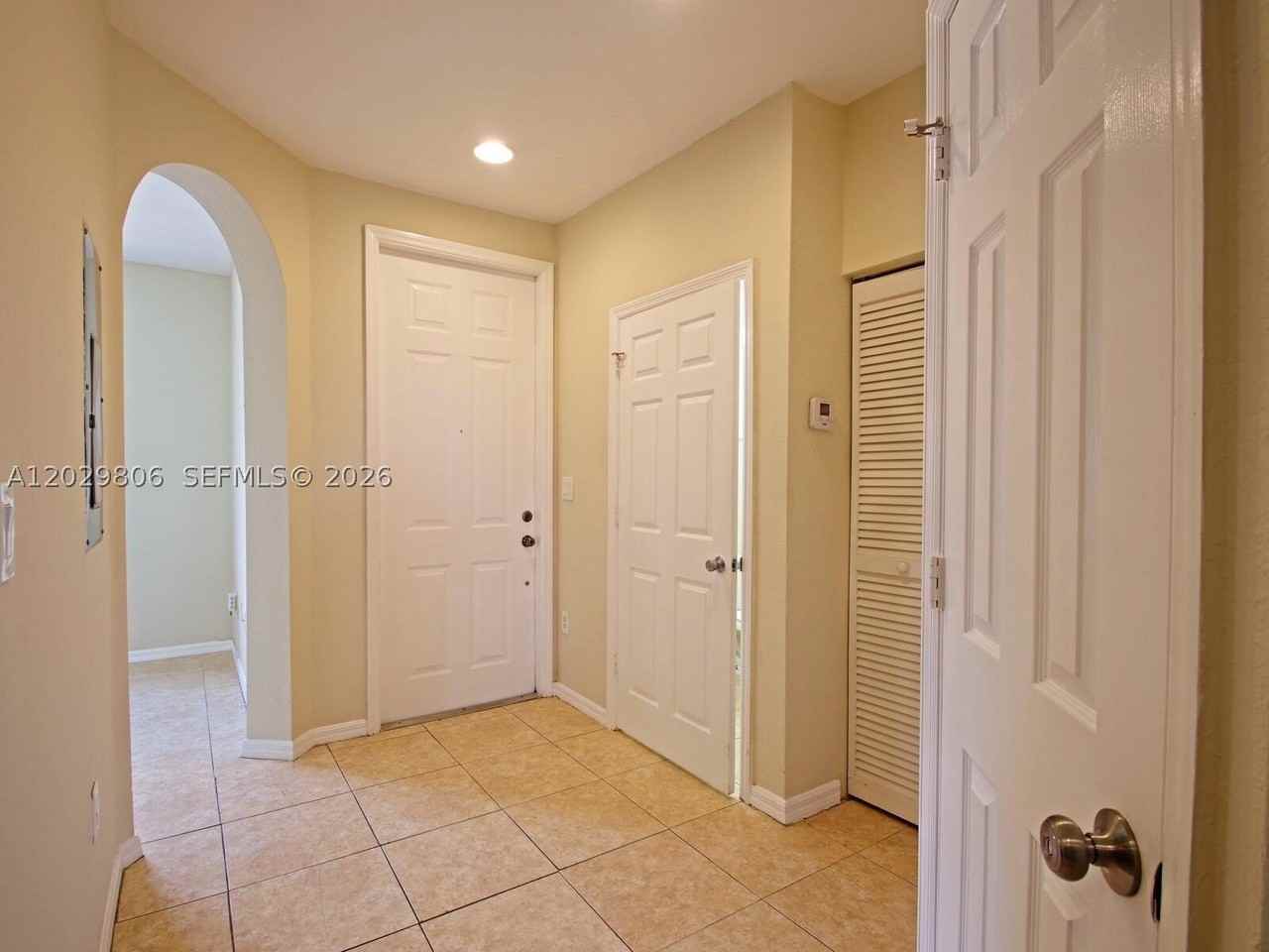 1904 Sw 60th Ave - Photo 7 of 32