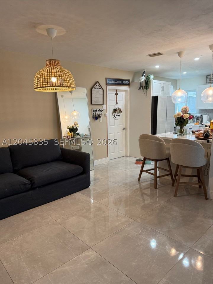 11960 Sw 186th St #11960 - Photo 5 of 38
