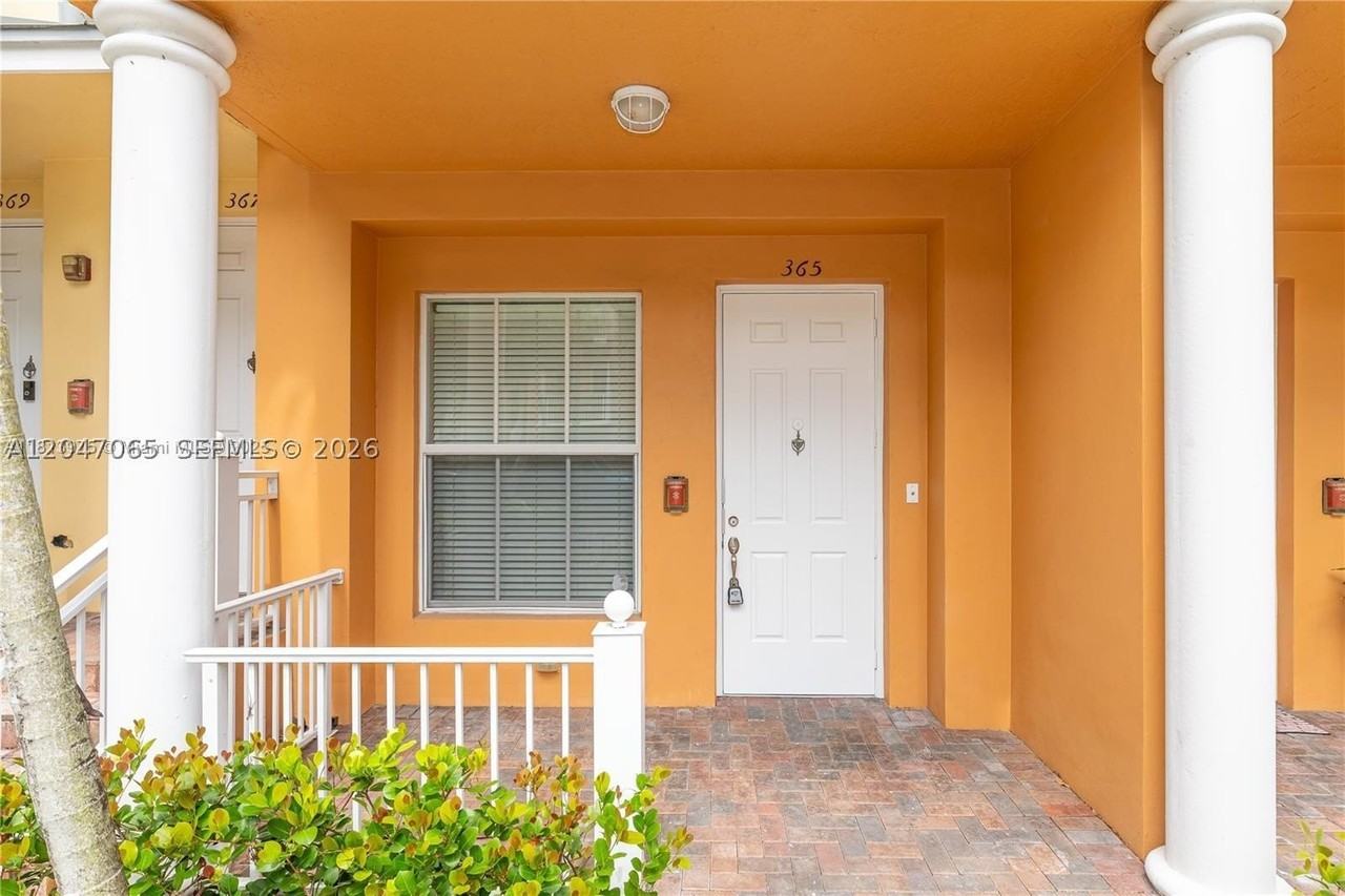 365 Sw 13th Ter - Photo 3 of 26