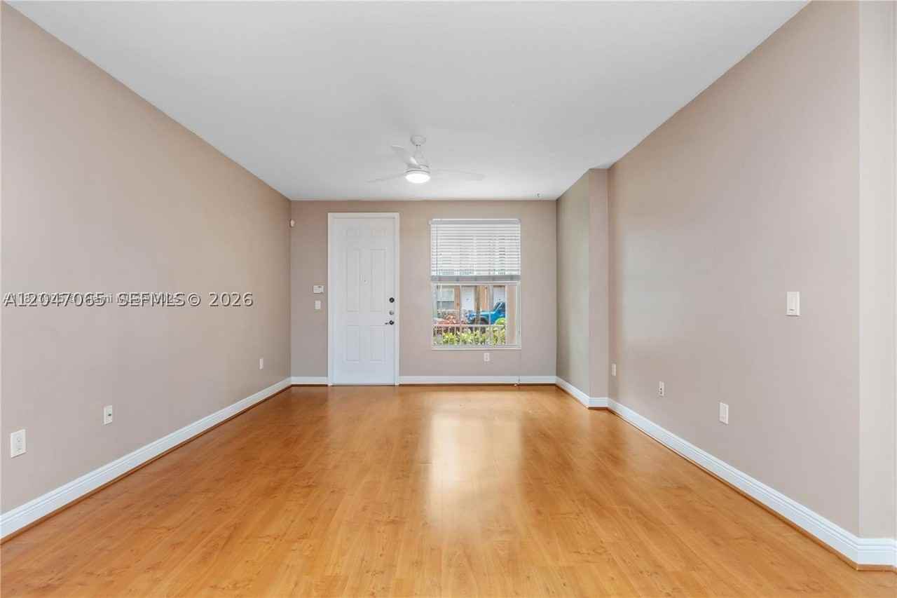 365 Sw 13th Ter - Photo 5 of 26