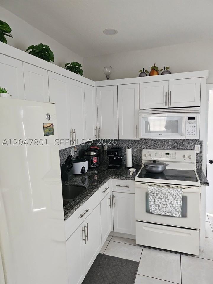 7565 N Augusta Dr #7567 - Photo 4 of 16