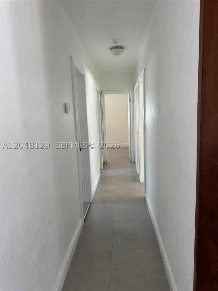 1281 Ne 209th Ter - Photo 4 of 15