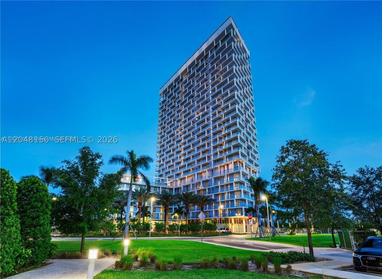 2000 Metropica Way #1602