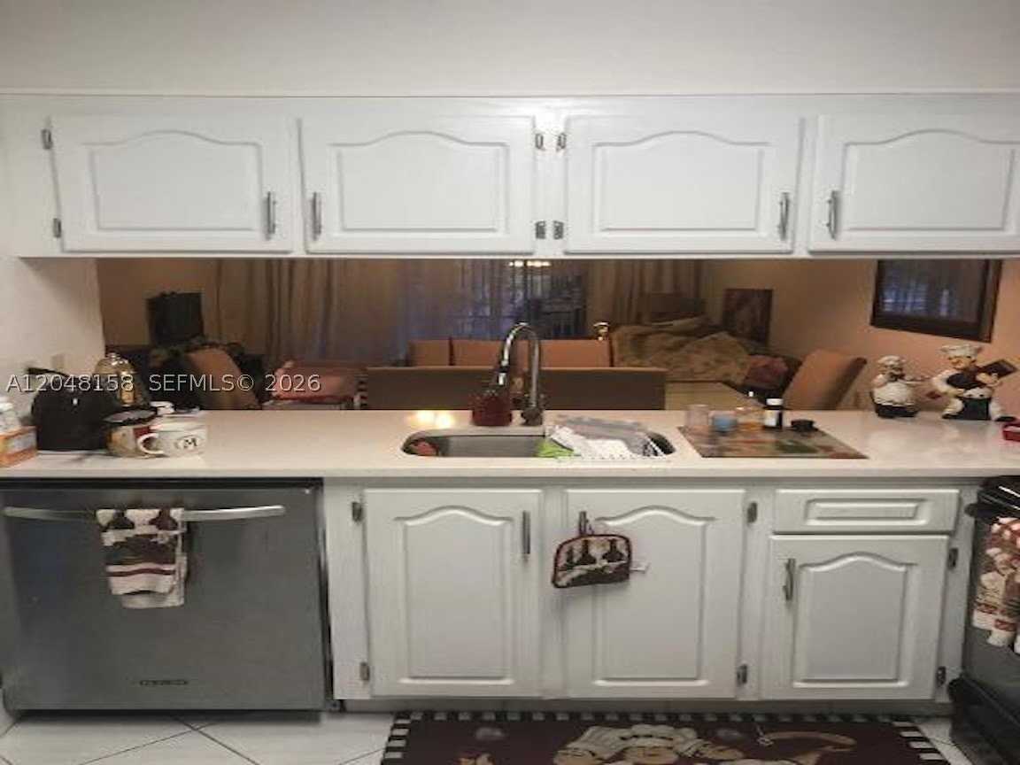 1207 Bahama Bnd #E2 - Photo 5 of 23