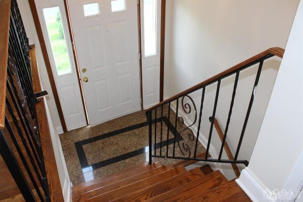 218 Nicholson Ave - Photo 3 of 38