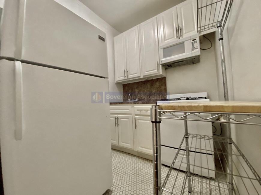320 W 106th St - Photo 5 of 8