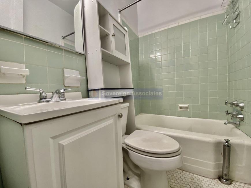 320 W 106th St - Photo 7 of 8