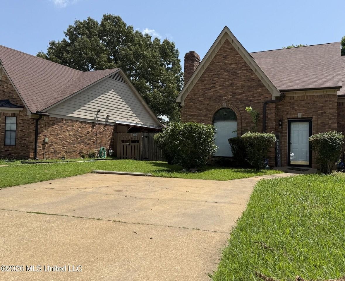 7090 Greenbriar Dr - Photo 5 of 22