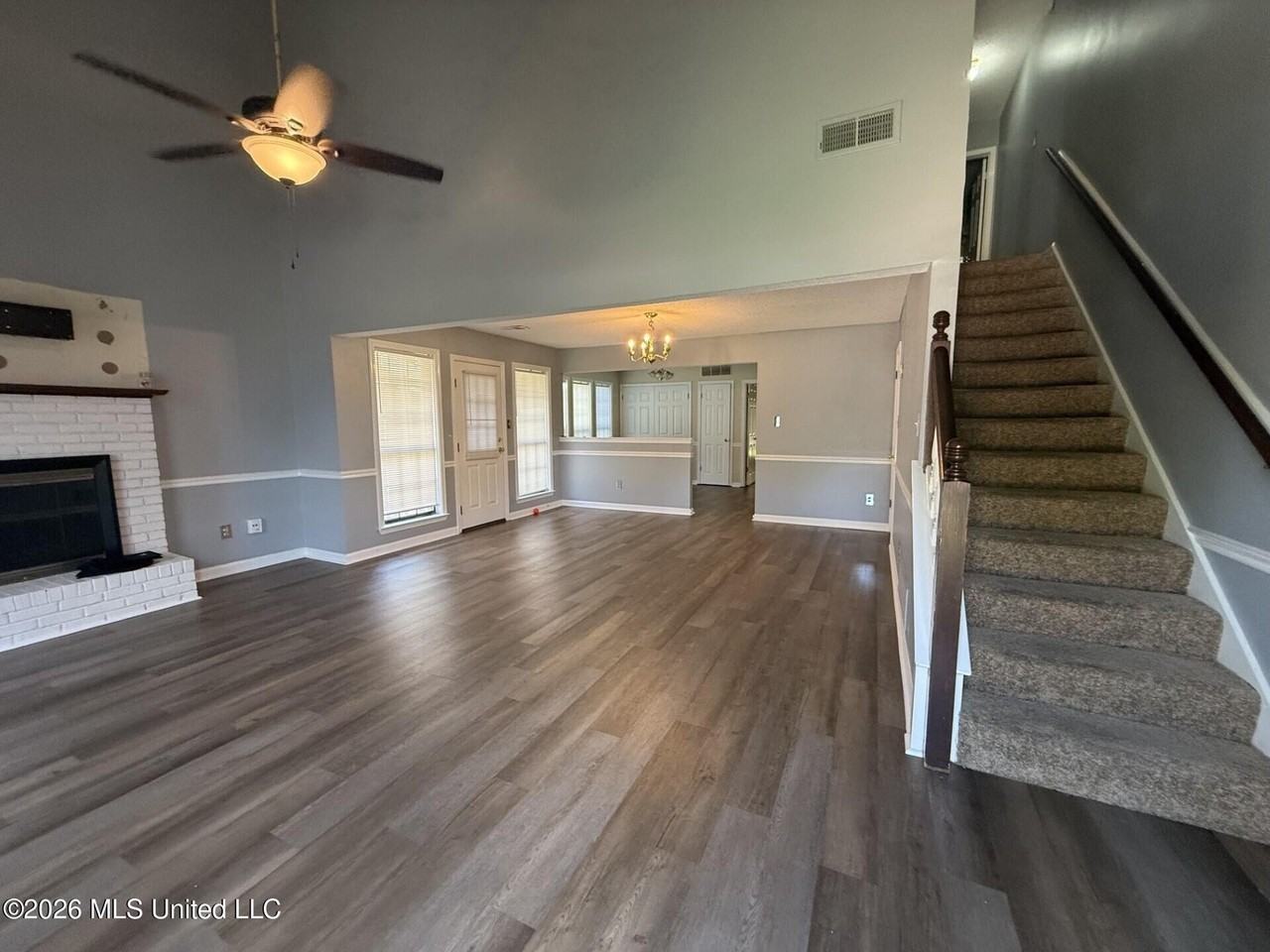 7090 Greenbriar Dr - Photo 6 of 22