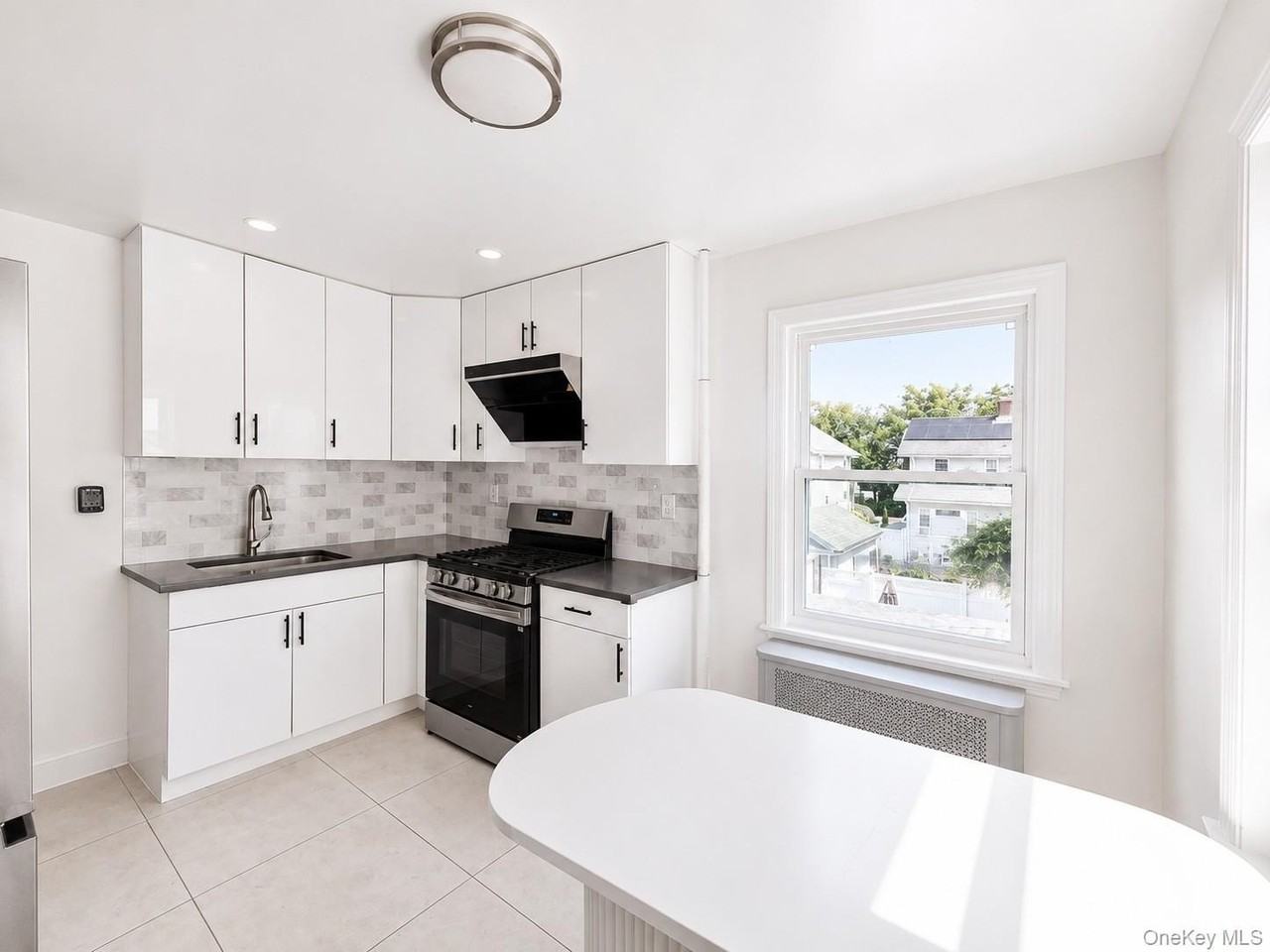 83 Lyon Pl #2 - Photo 2 of 27