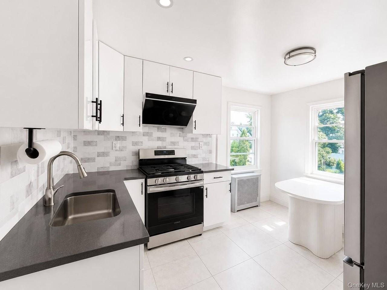 83 Lyon Pl #2 - Photo 3 of 27