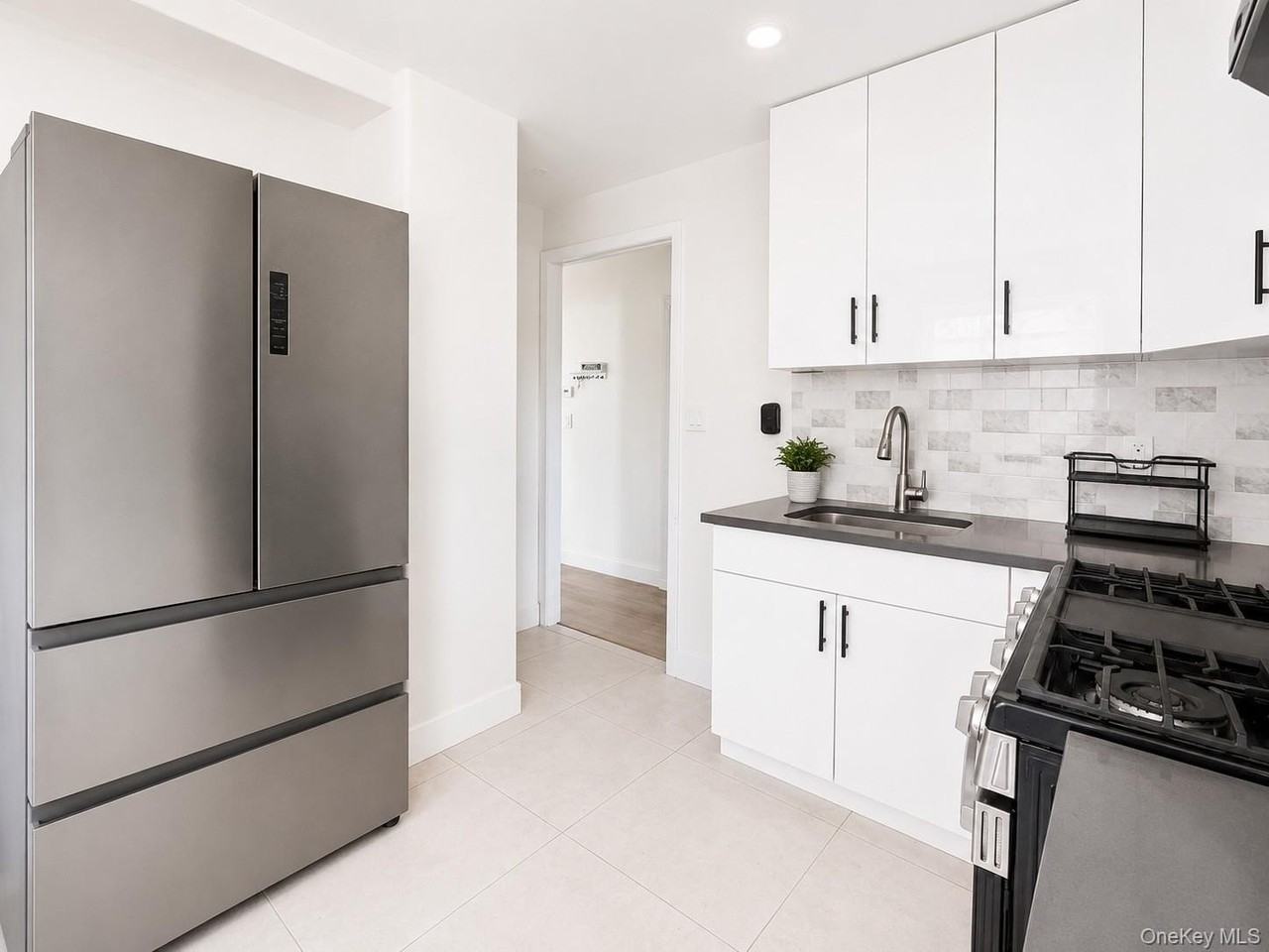 83 Lyon Pl #2 - Photo 4 of 27