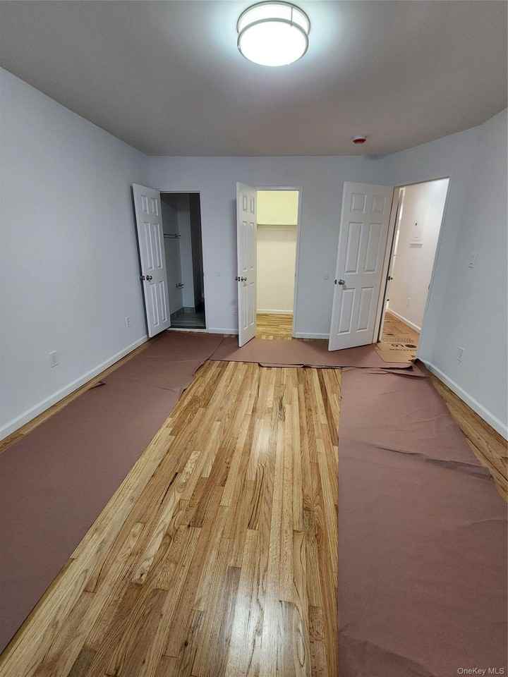 905 E 82nd St - Photo 4 of 13
