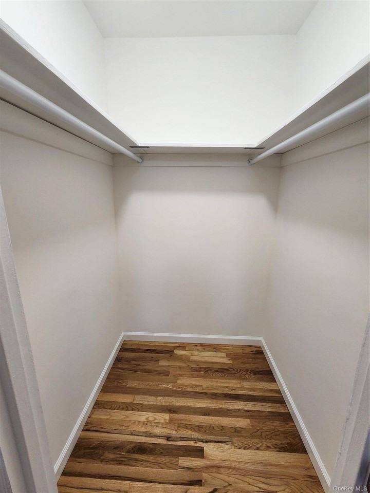 905 E 82nd St - Photo 5 of 13