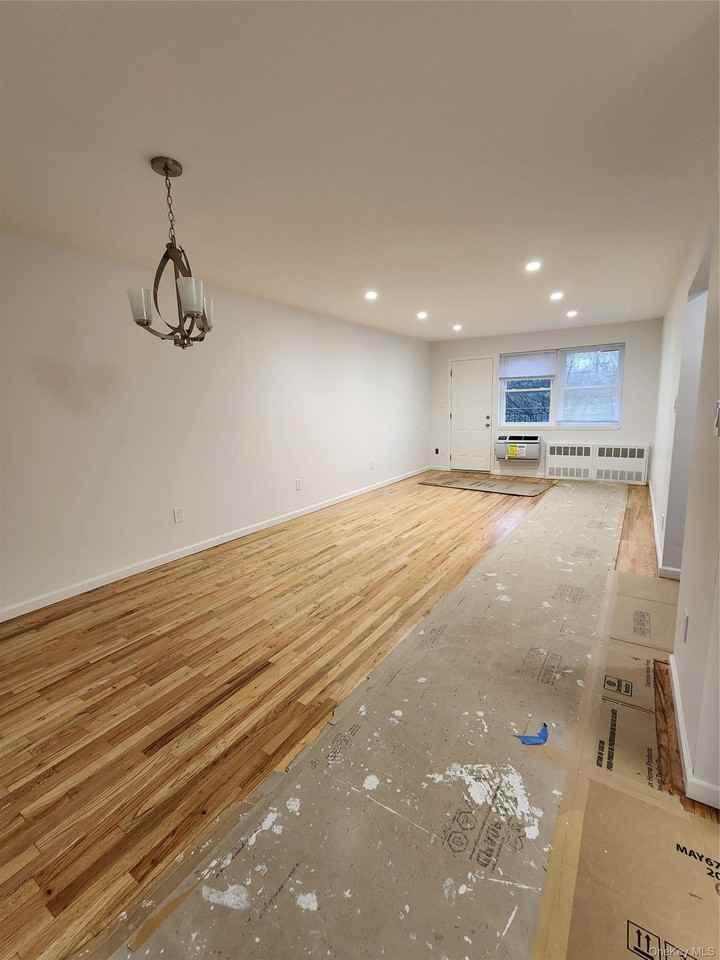 905 E 82nd St - Photo 7 of 13