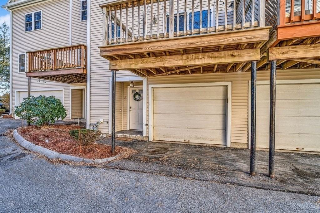 555 Main St #8 - Photo 3 of 19
