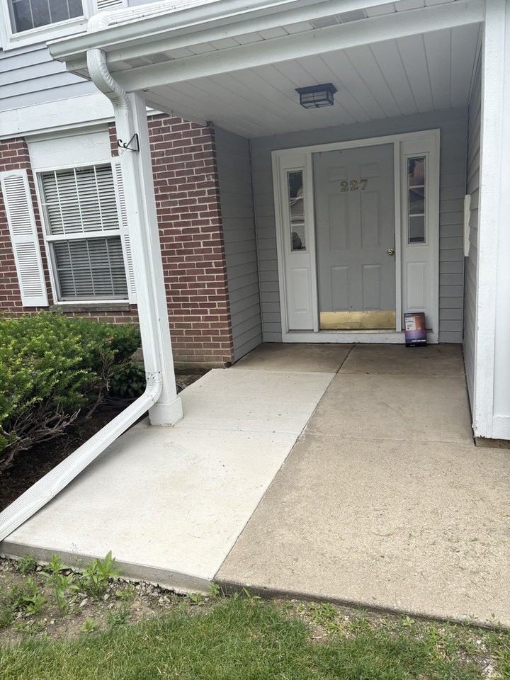 227 Brett Cir #D - Photo 2 of 29