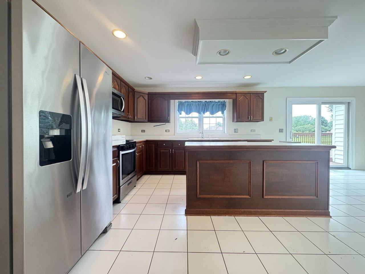 1108 Hollingswood Ave - Photo 5 of 21