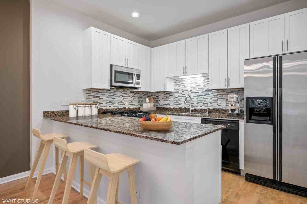 1345 S Indiana Pkwy - Photo 3 of 24