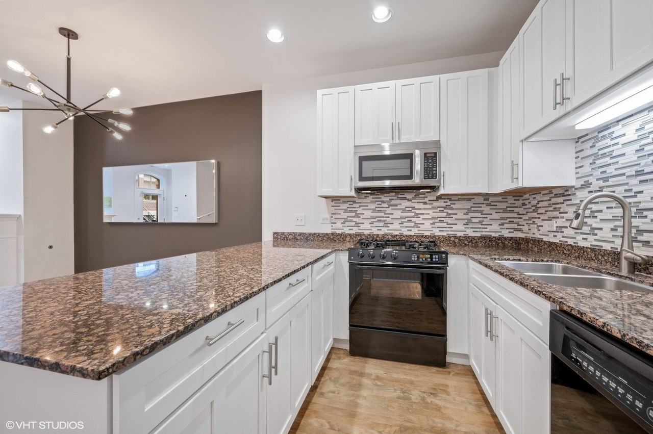 1345 S Indiana Pkwy - Photo 4 of 24