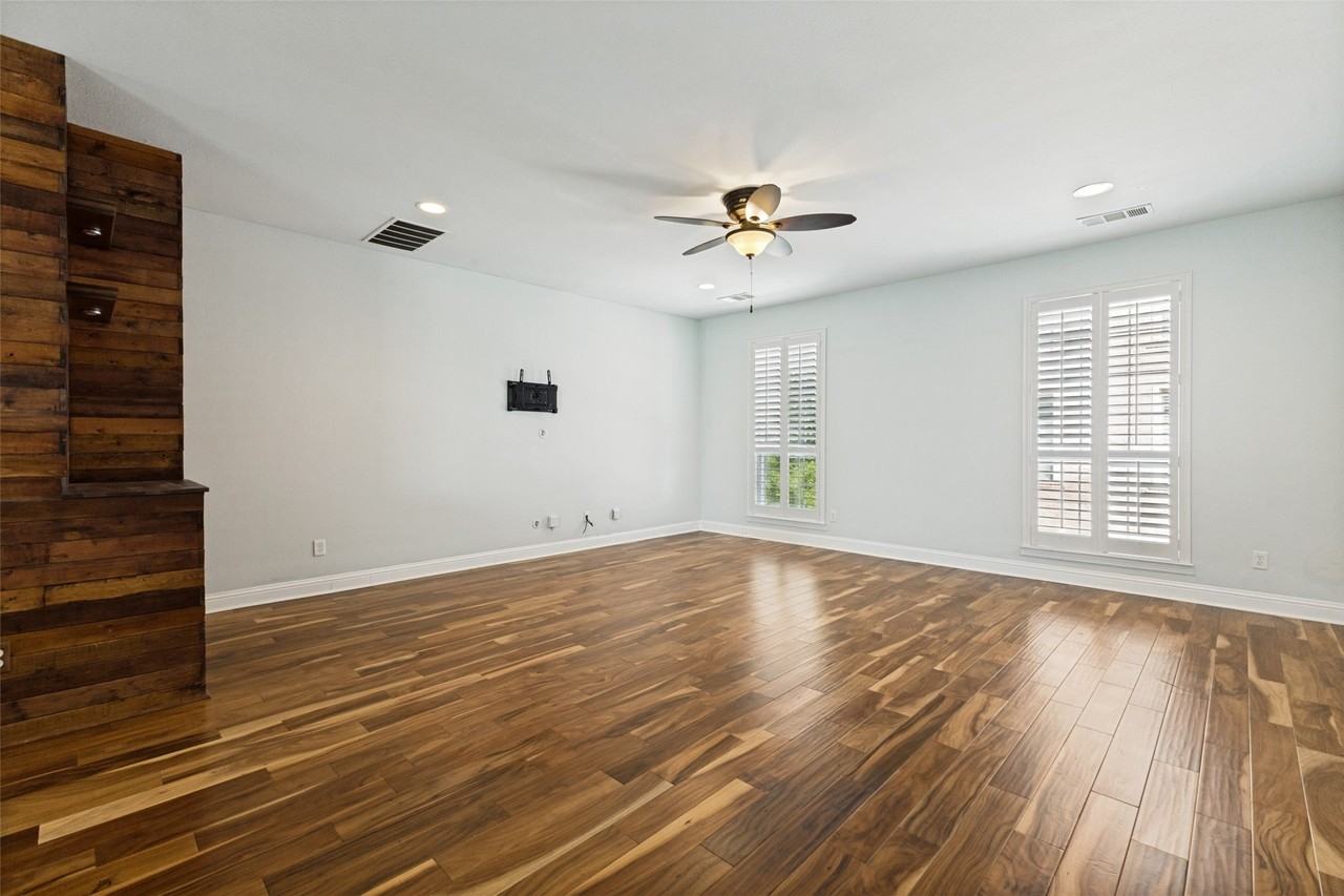 4002 Brownstone Ct - Photo 6 of 30
