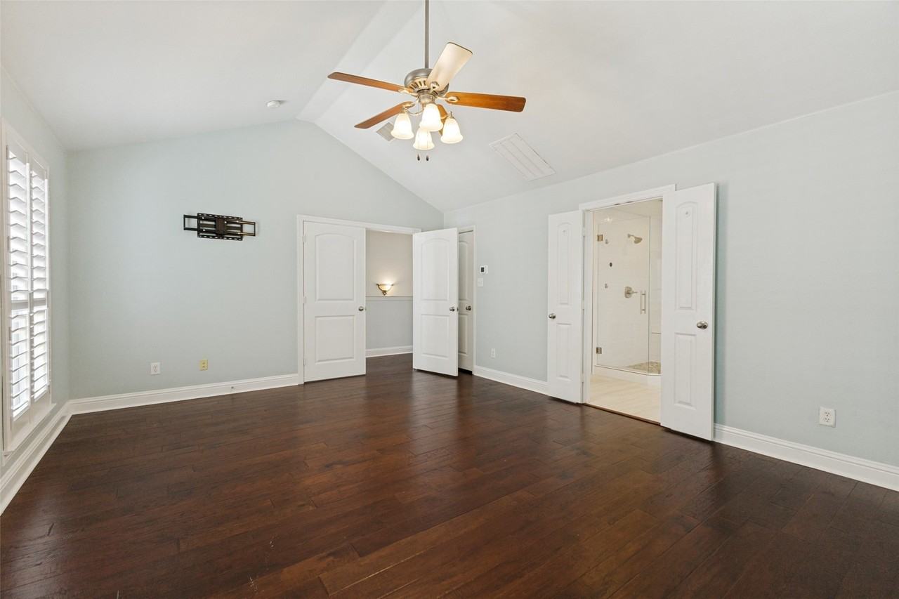 4002 Brownstone Ct - Photo 4 of 30