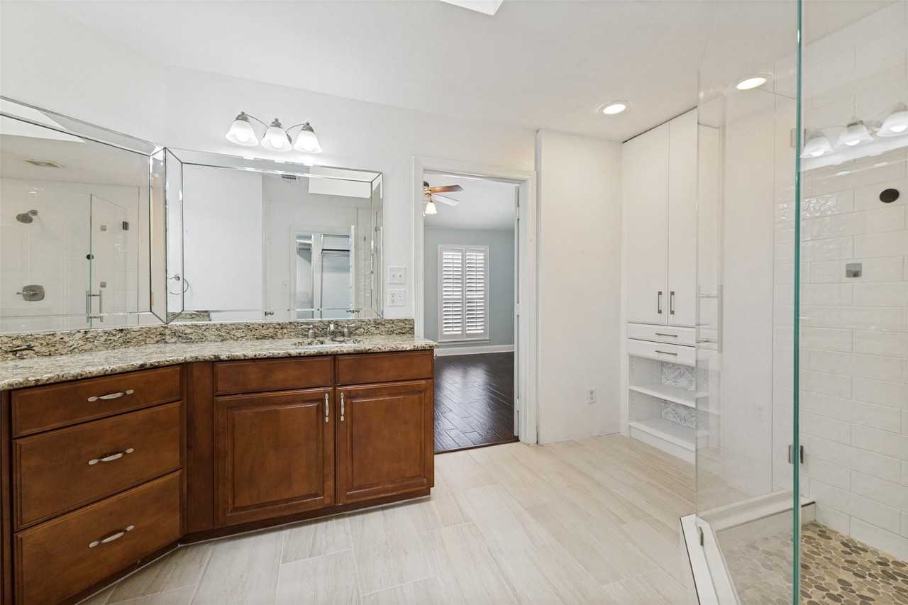 4002 Brownstone Ct - Photo 5 of 30