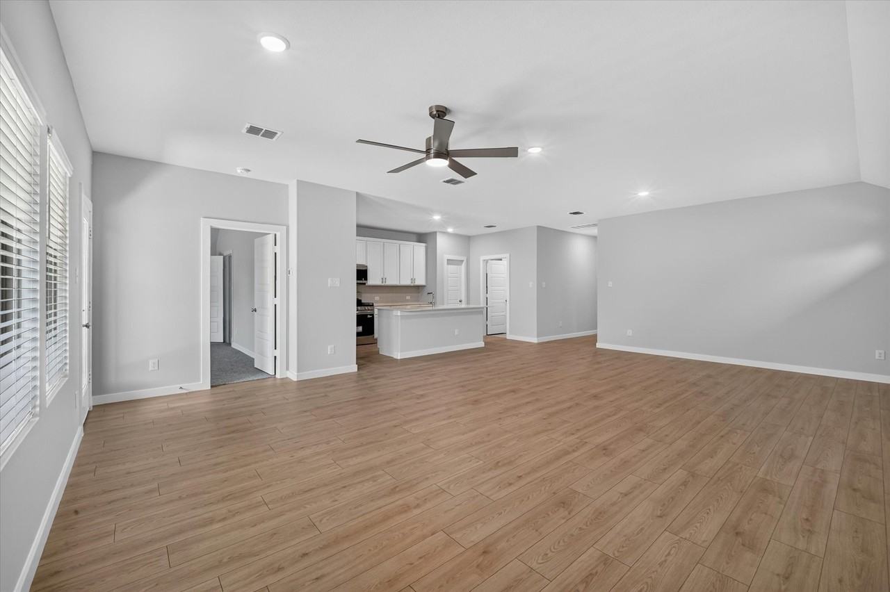 709 Summerberry Dr - Photo 7 of 19