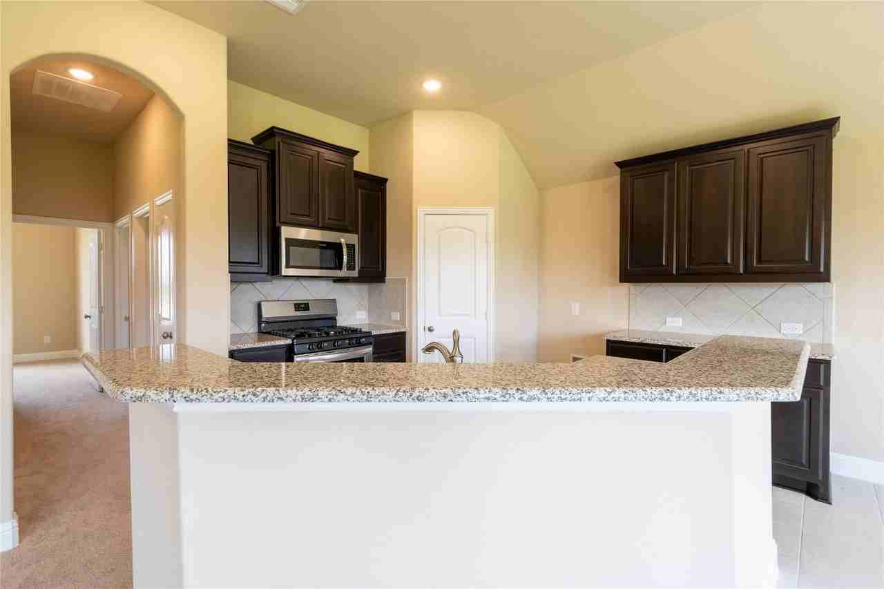 3014 Bobcat Dr - Photo 4 of 21