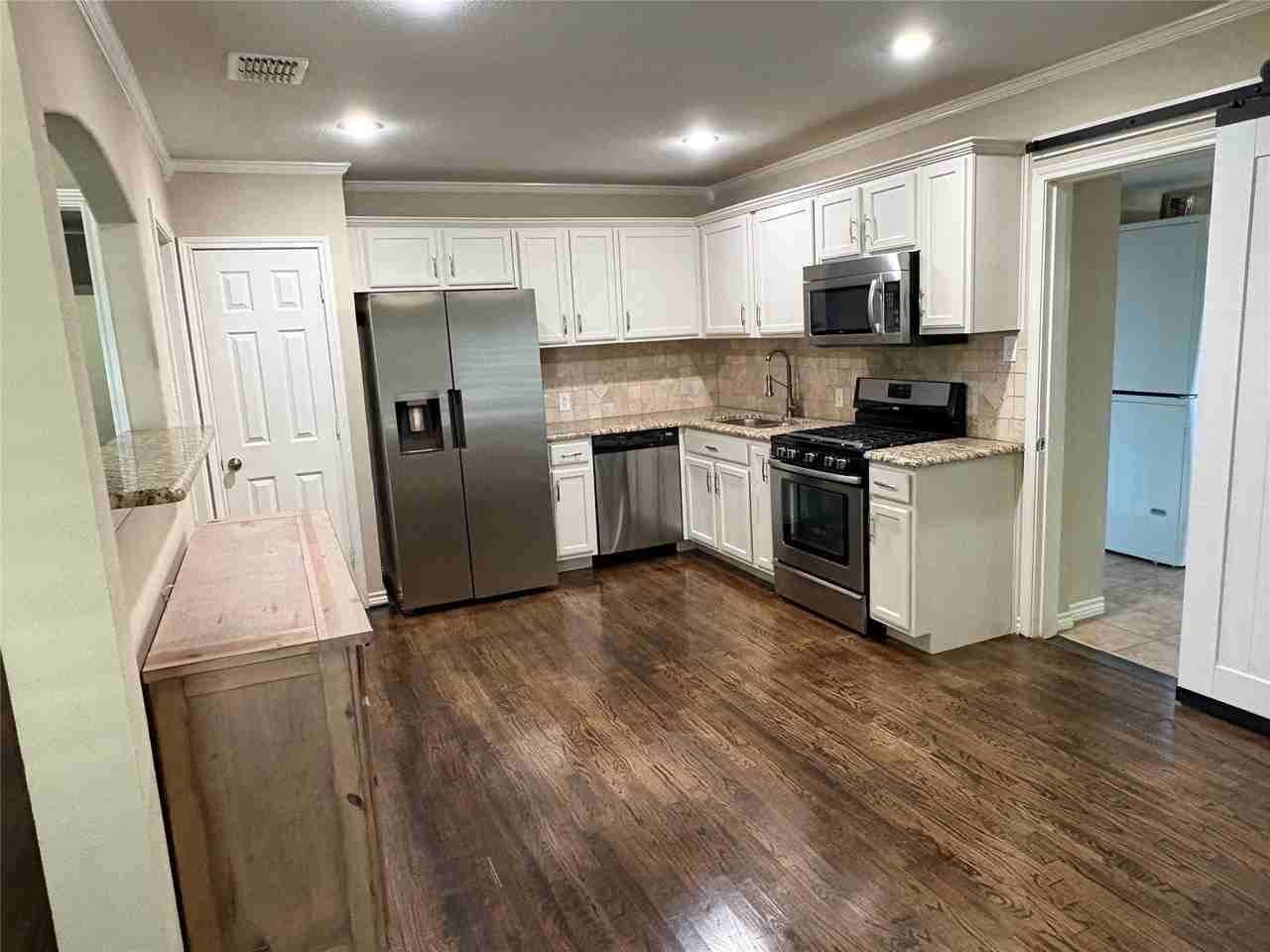 4120 Saranac Dr - Photo 6 of 15