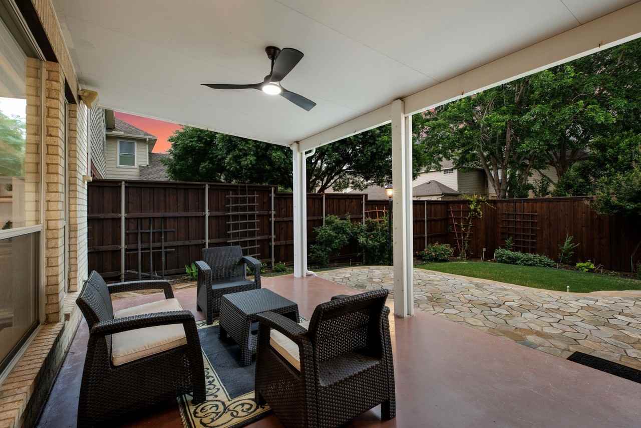 1417 Cool Springs Dr - Photo 4 of 40