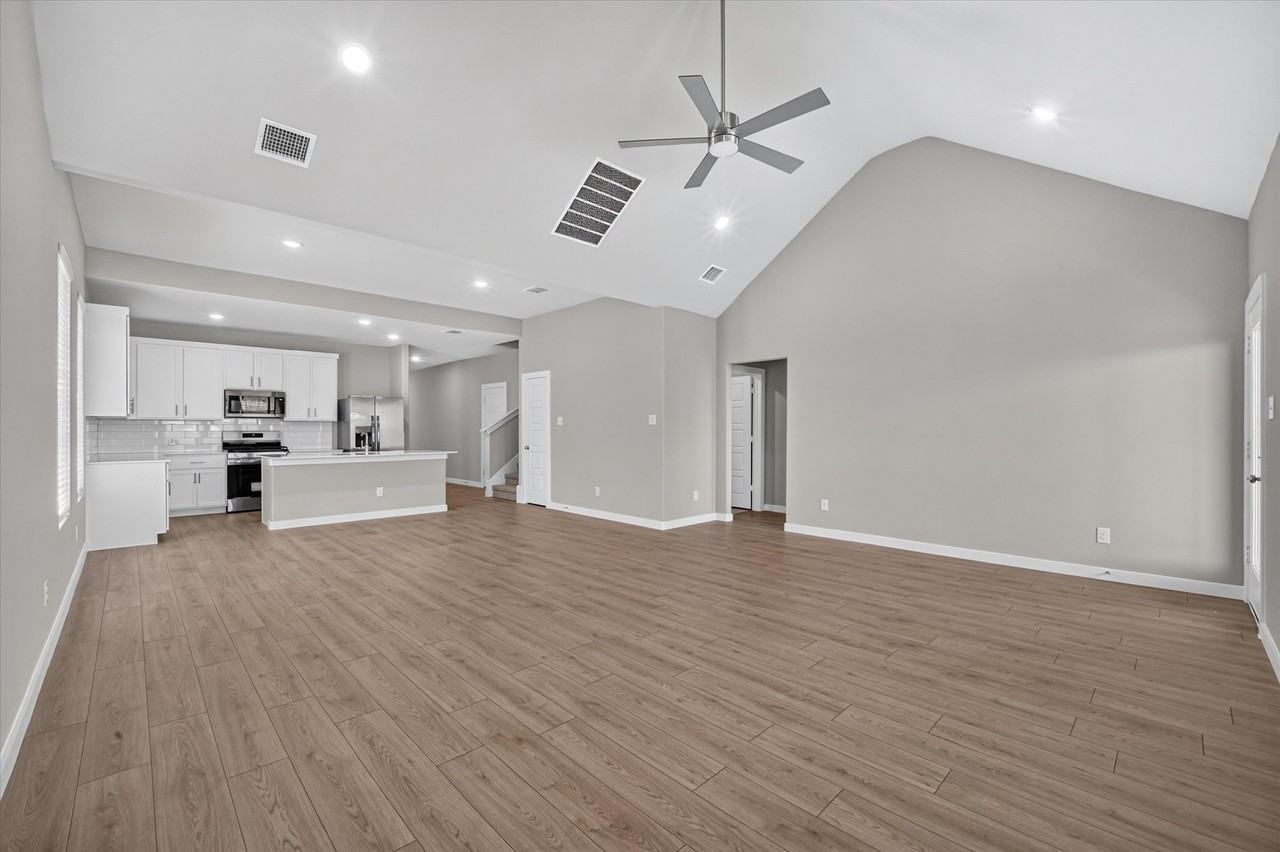 710 Summerberry Dr - Photo 4 of 19